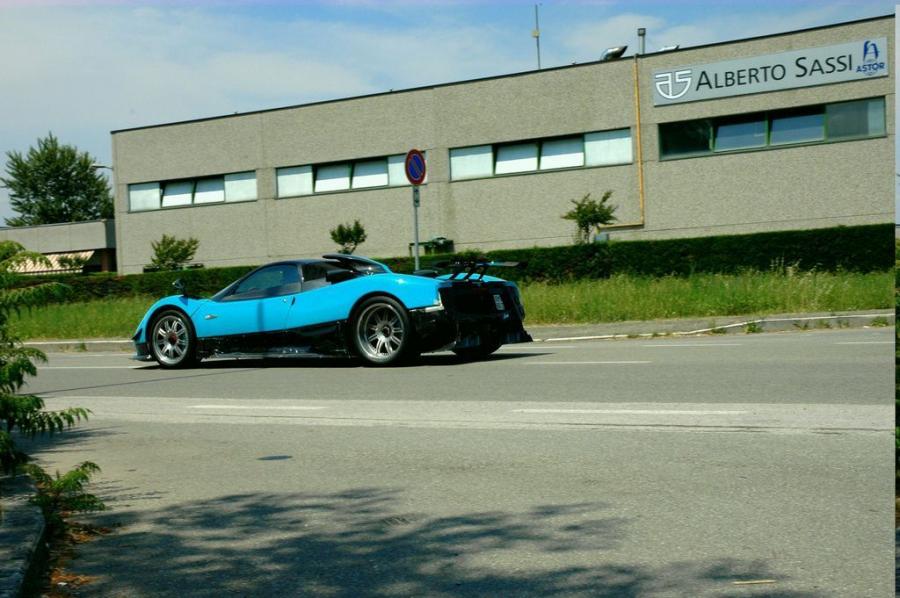  Pagani Zonda Uno 2010 года  (фото 9 из 15)
